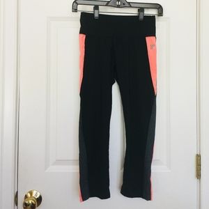 Actra 3/4-Length Performance Leggings